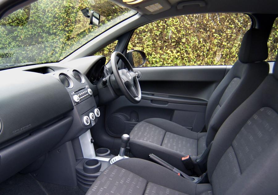  Mitsubishi Colt 3-Door 2004 года  (фото 49 из 55)